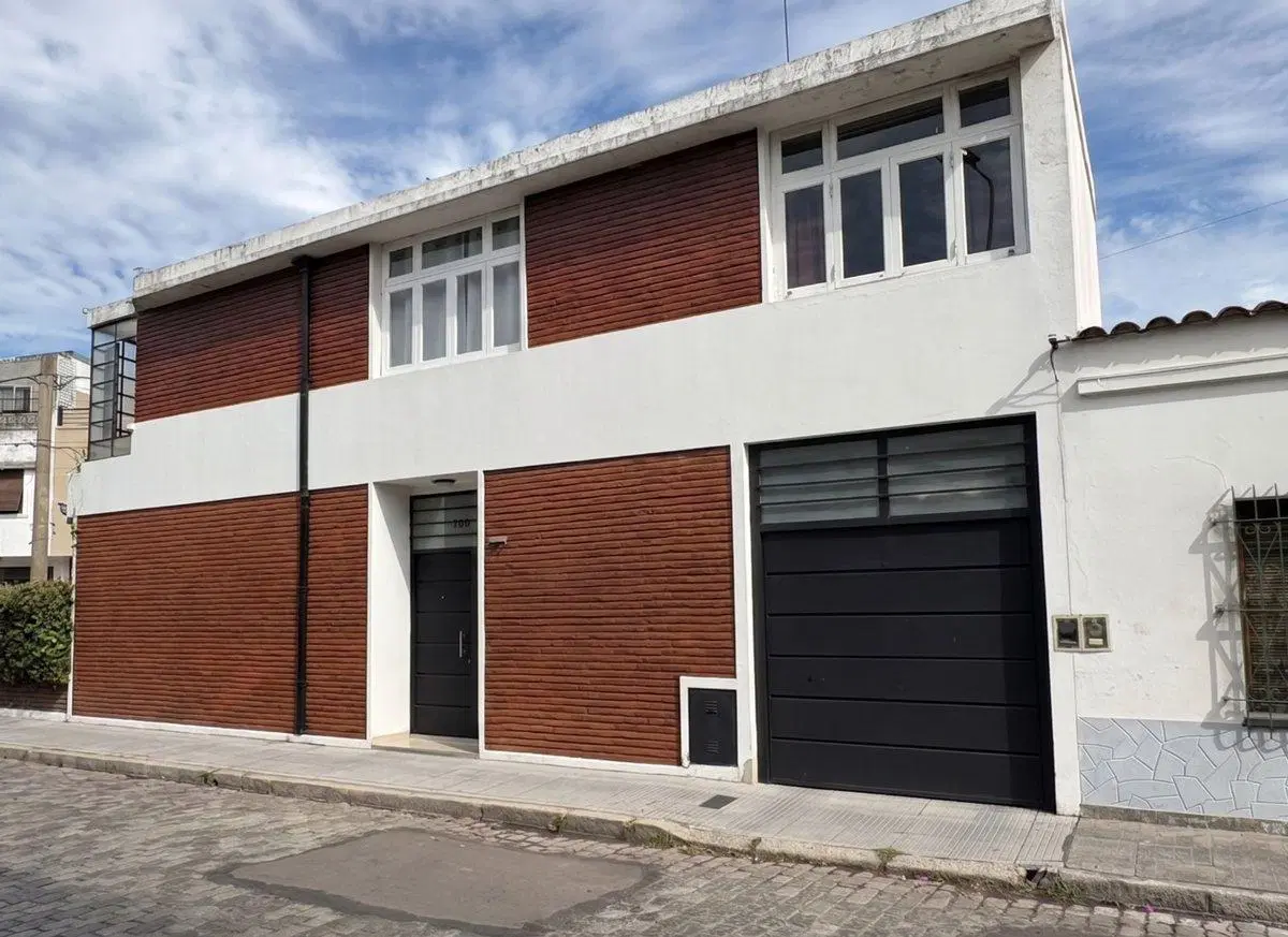 Venta casa 4 ambientes c/cochera, Villa Sarmiento 4