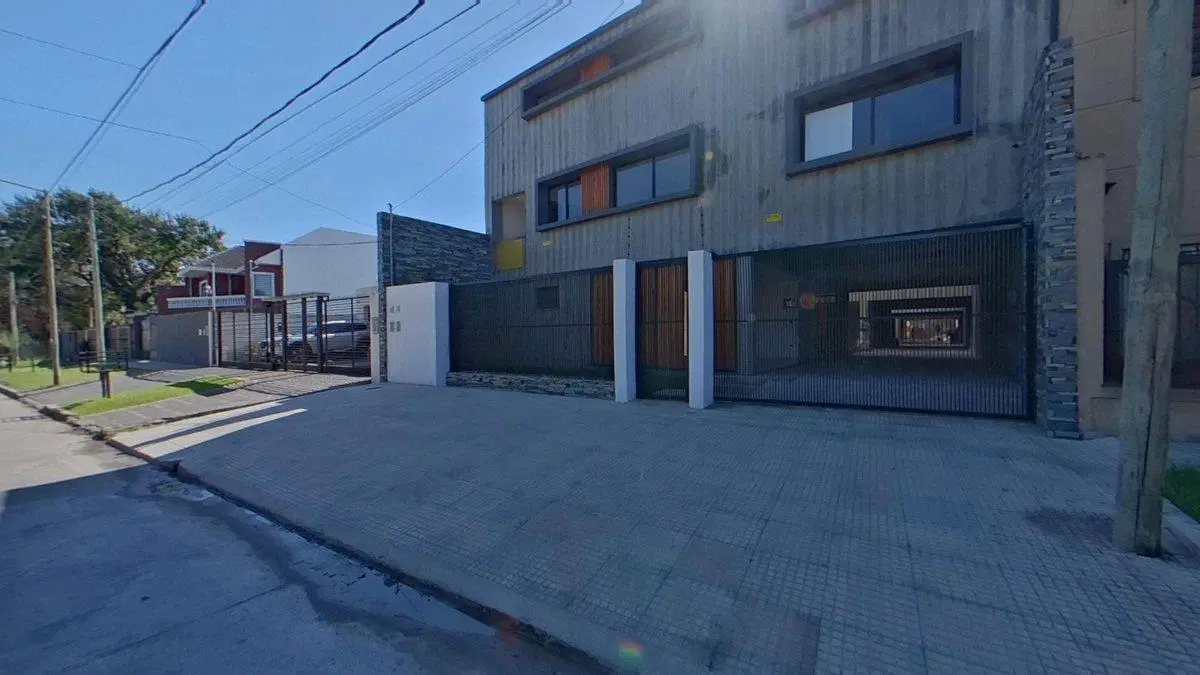 Triplex 3 ambientes con Jardín Parrilla y Cochera 2