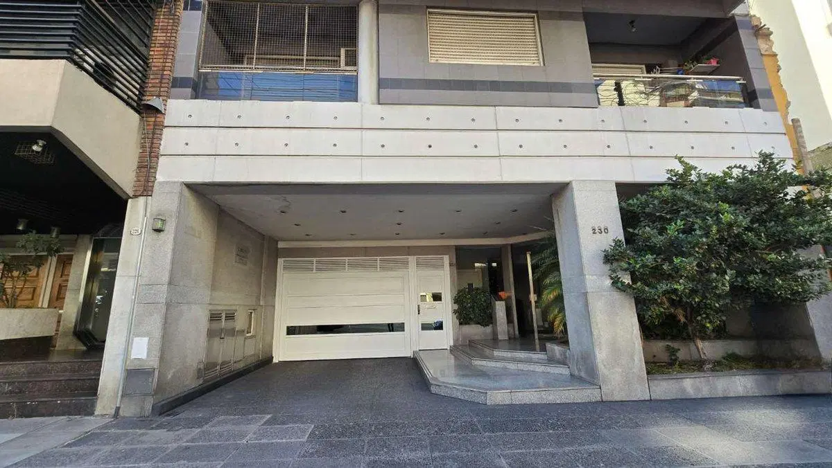 VENTA DEPTO 3 AMBIENTES SEMIPISO FLORES 3