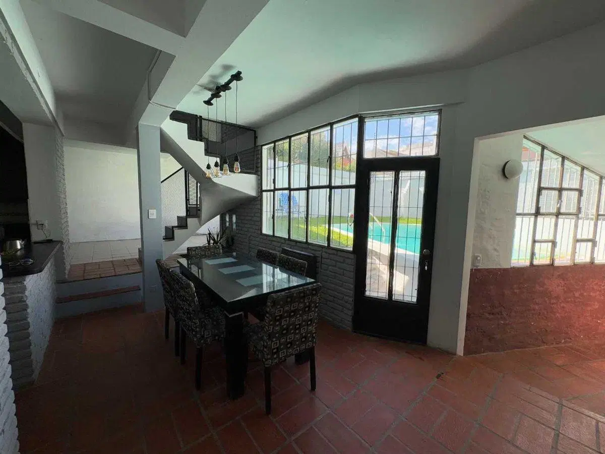 Venta casa 4 amb Pileta, quincho cochera Don Bosco 8