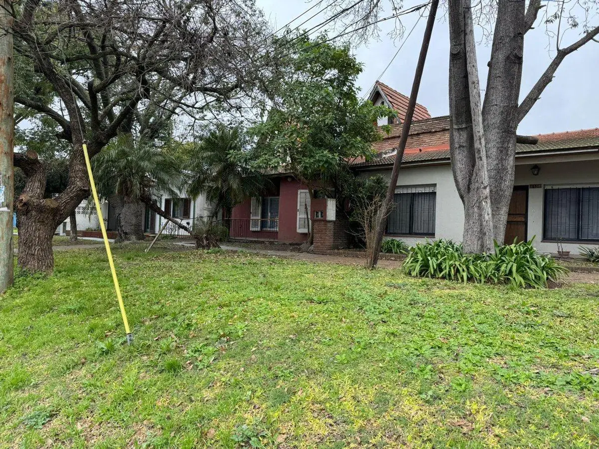 Venta casa 4 amb Pileta, quincho cochera Don Bosco 5