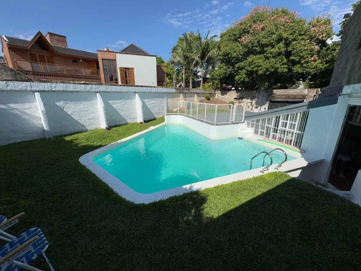 Venta casa 4 amb Pileta, quincho cochera Don Bosco 2