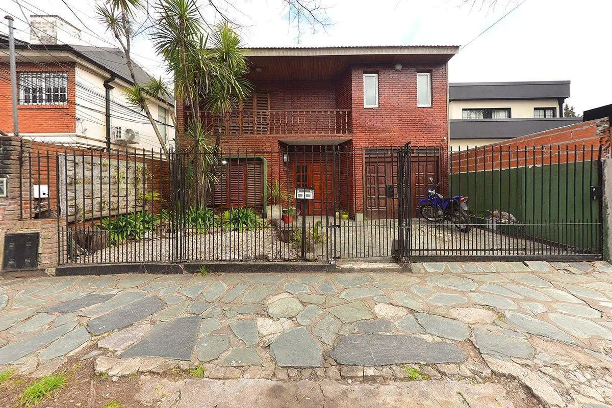 VENTA CASA 7 AMB. JARDIN Y GARAGE  - ADROGUÉ 4