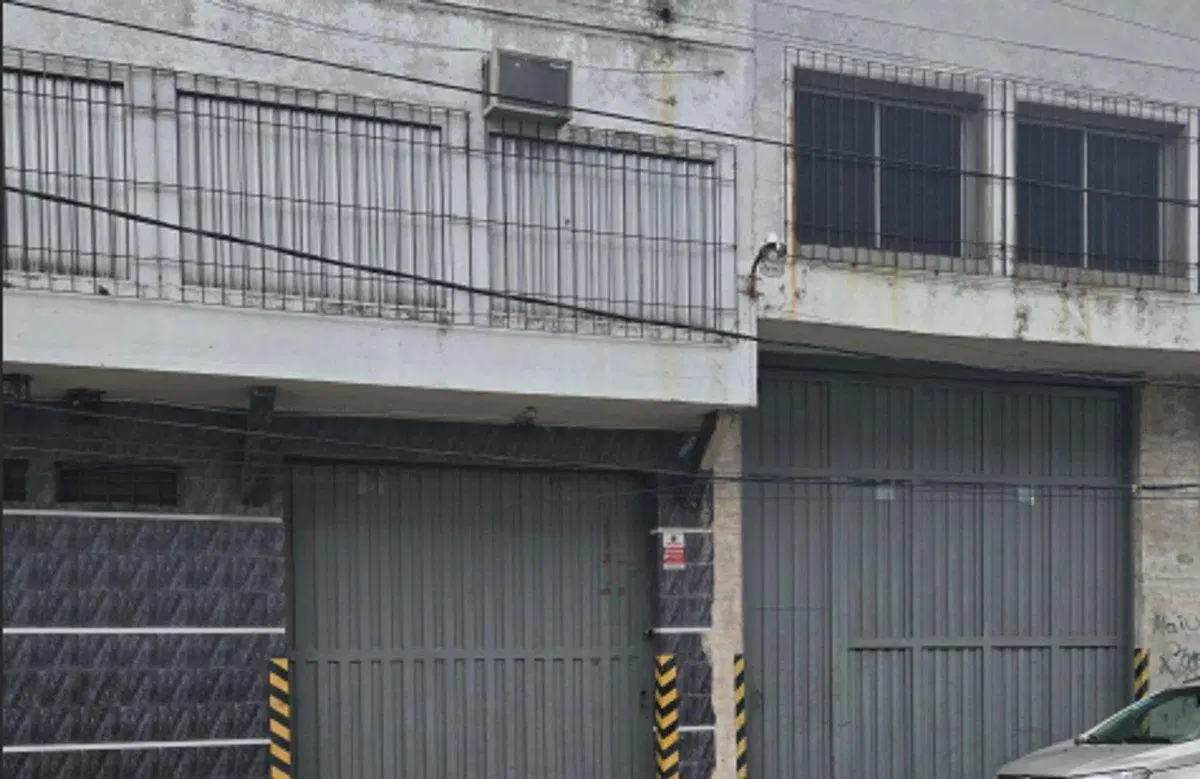 Galpon Venta 1000 m2 totales a 6 cuadras de Ruta 8 4