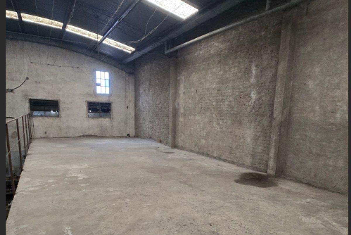 Galpon Venta 1000 m2 totales a 6 cuadras de Ruta 8