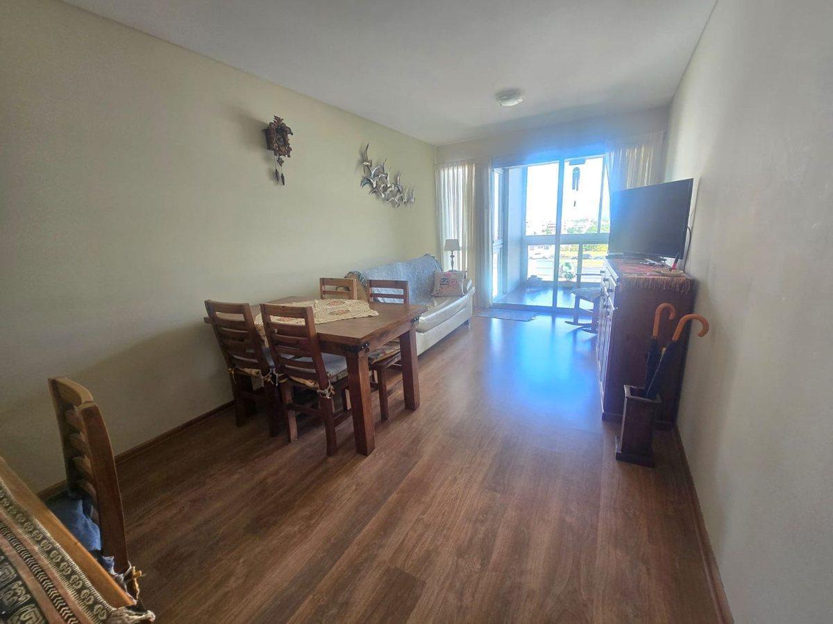Depto 2 amb en venta con cochera Parque Chacabuco