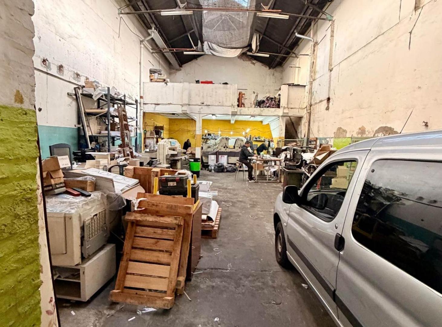 Venta Local comercial c/ deposito acceso vehicular