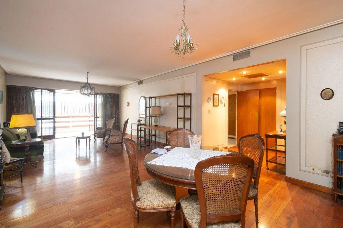 VENTA PISO 4 AMB + DEPENDENCIA Y COCHERA EN FLORES 5