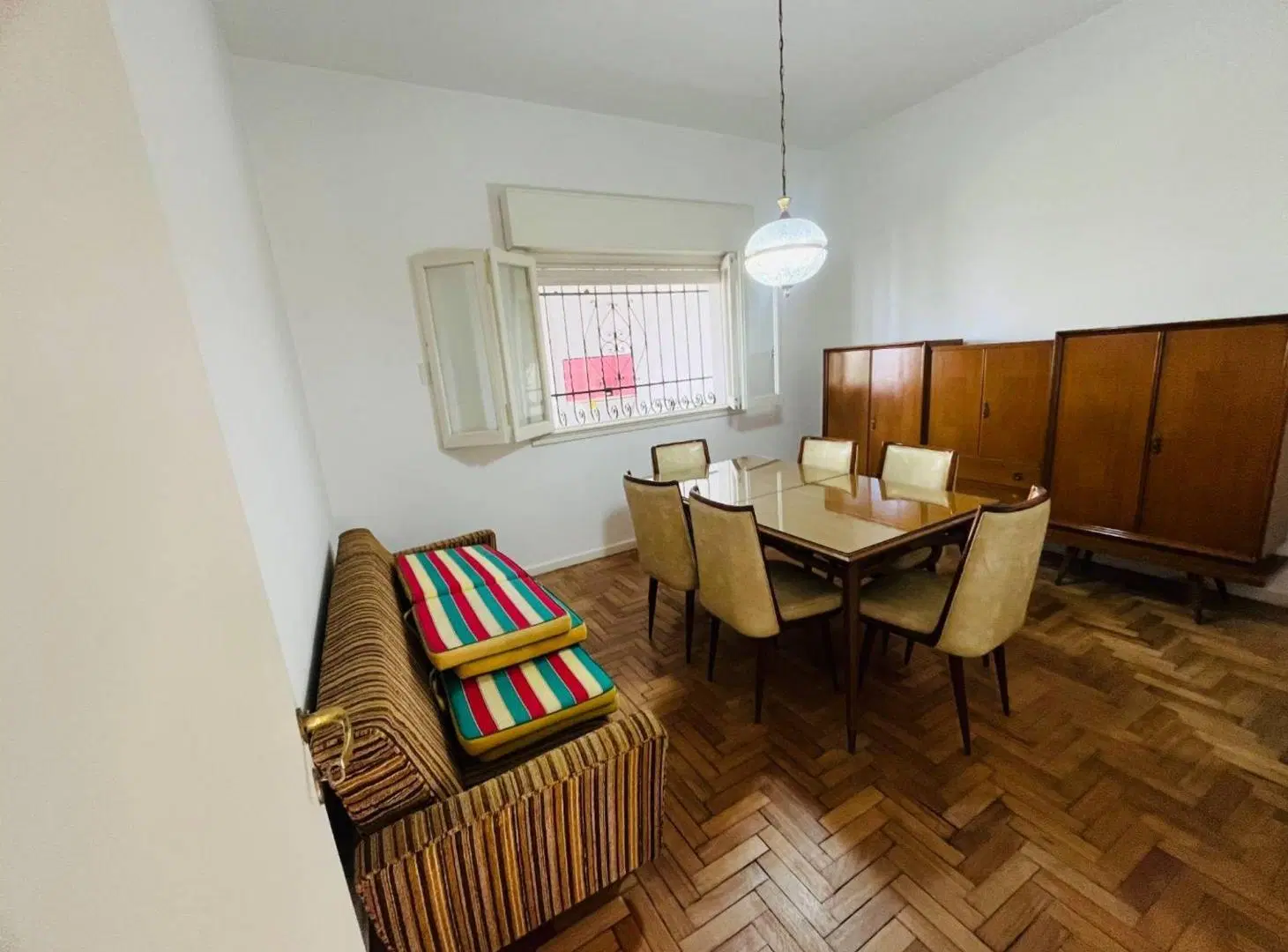 Venta casa 4  ambientes en castelar norte C/fondo. 3