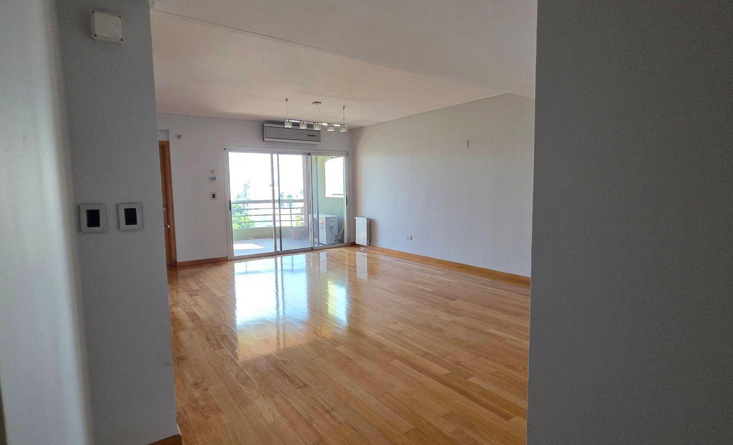 Foto de VENTA DEPARTAMENTO 4 AMB COCHERA DOBLE QUILMES, imagen 2