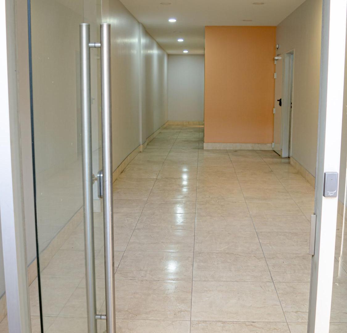 Venta Semipiso, 4 ambientes en Flores, con balcón