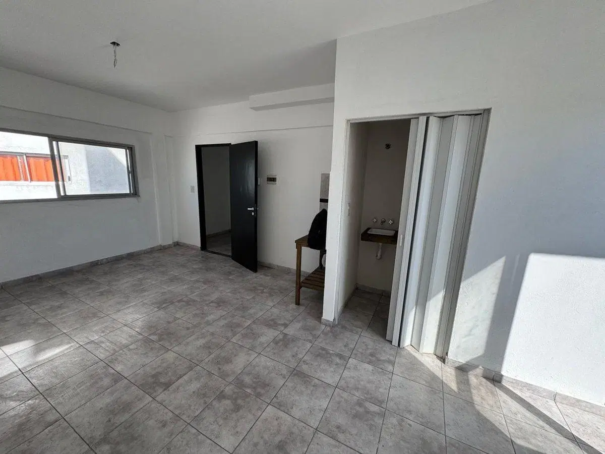 Venta Monoambiente piso alto a estrenar Pompeya 5