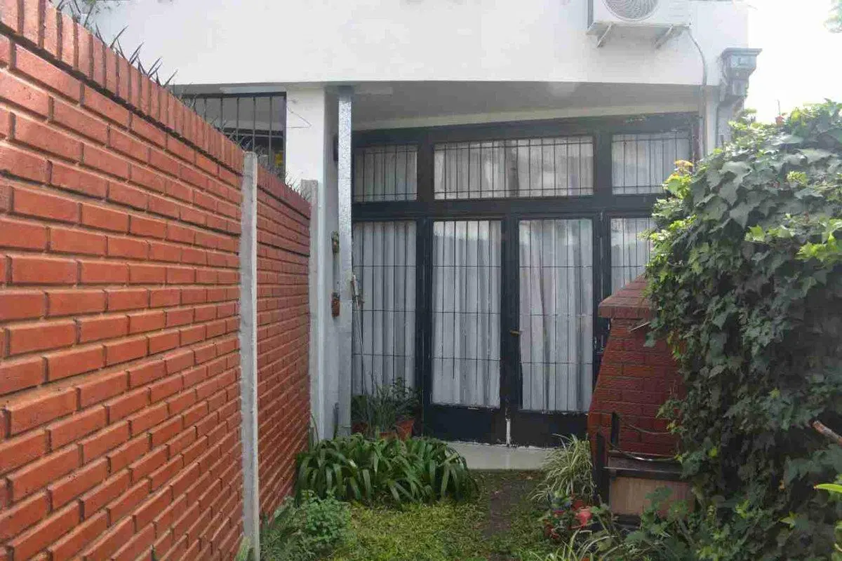 Venta casa 4 ambientes c/cochera, Villa Sarmiento 3