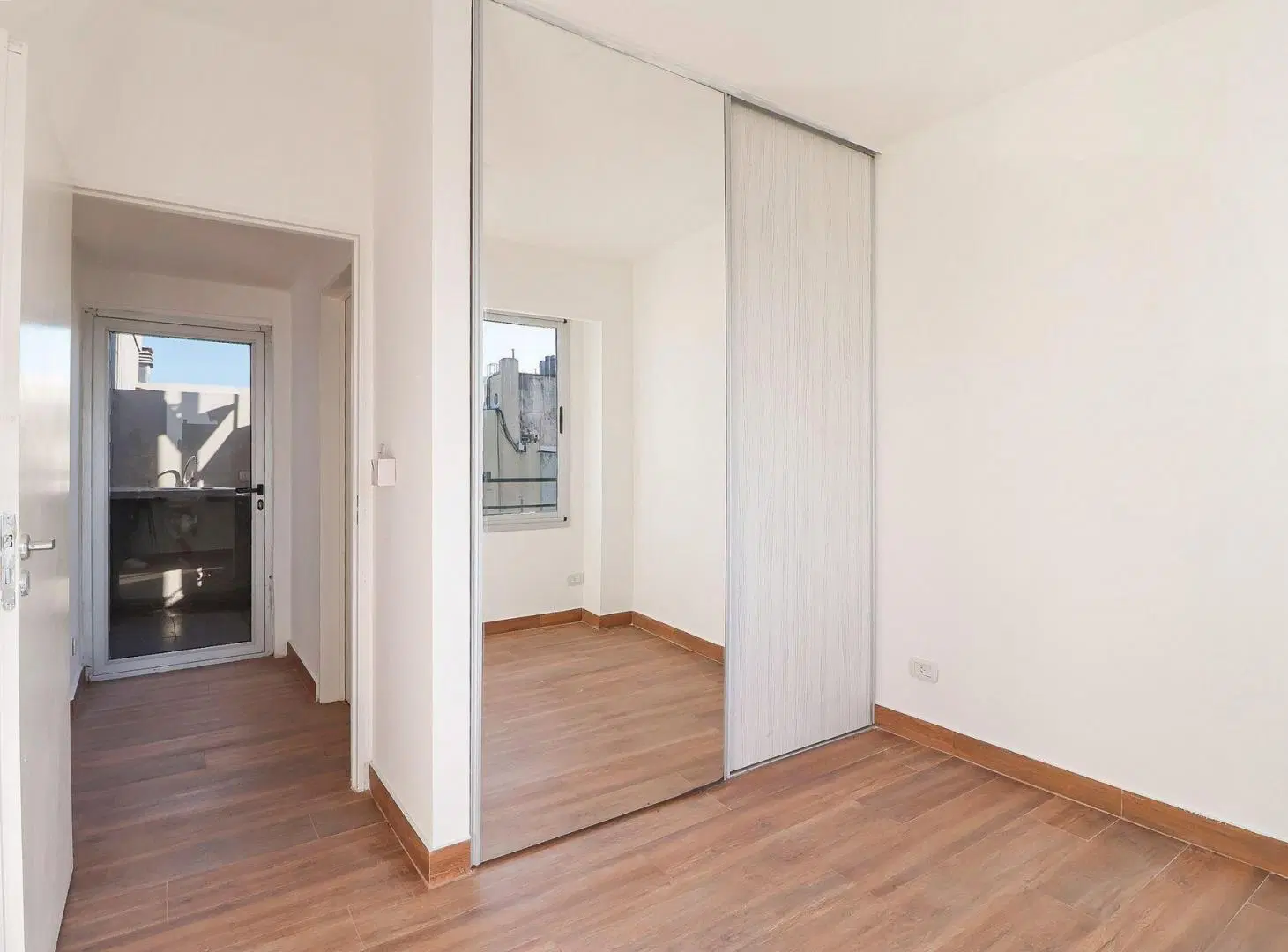 Venta dpto 3 amb c/terraza y parrilla. Chacarita 8