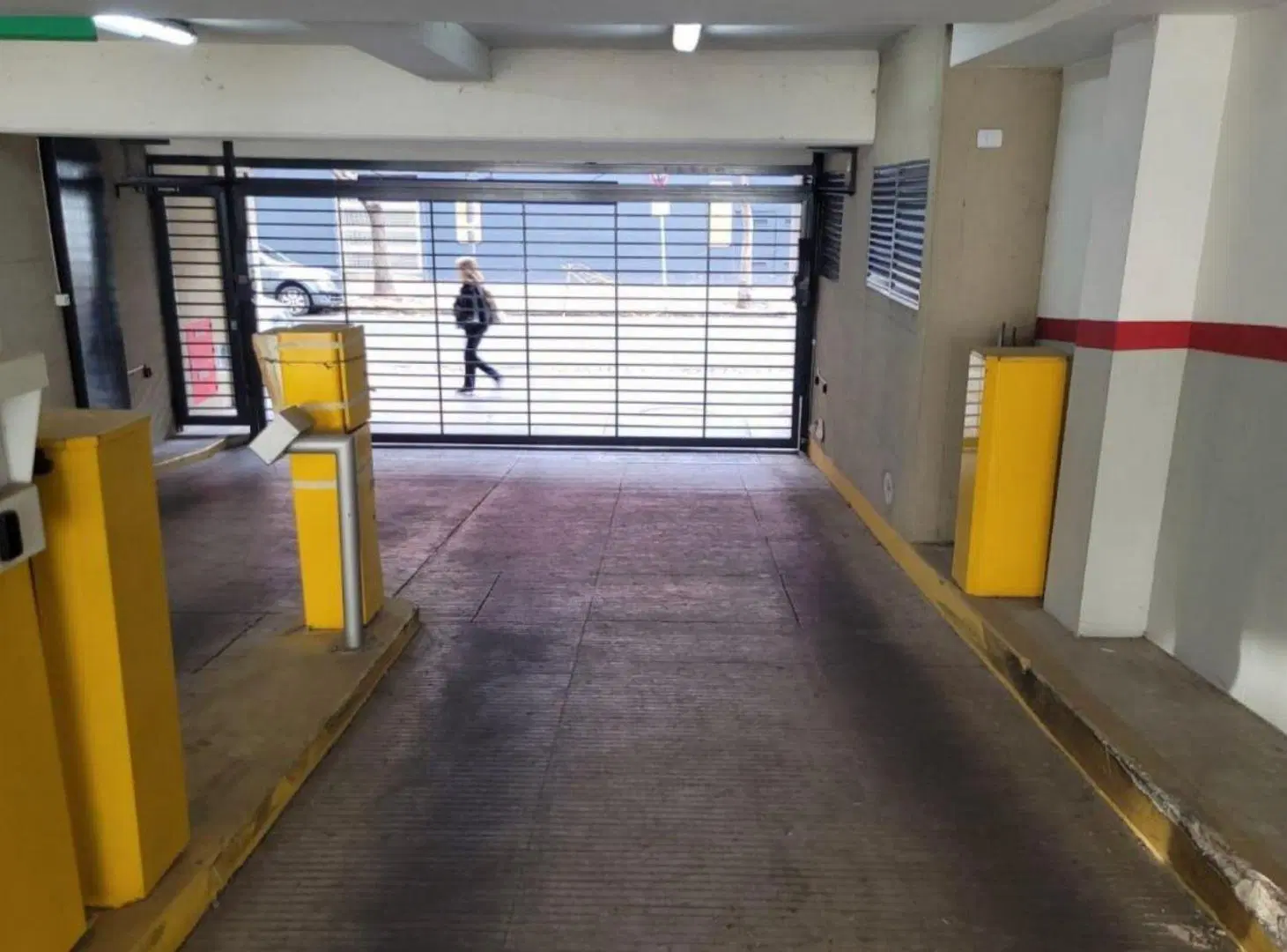 Venta de Cochera Cubierta en Belgrano 4