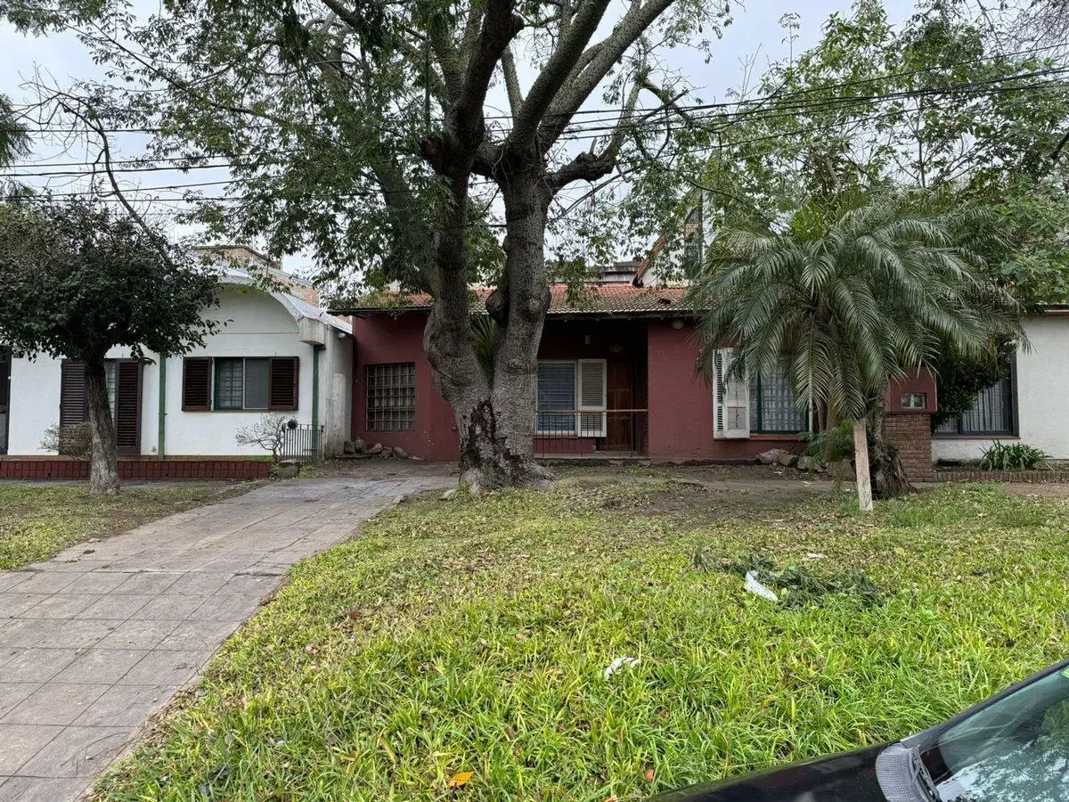 Venta casa 4 amb Pileta, quincho cochera Don Bosco 5