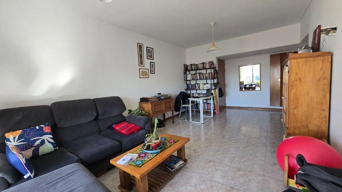 VENTA DEPTO 3 AMBIENTES SEMIPISO FLORES 4