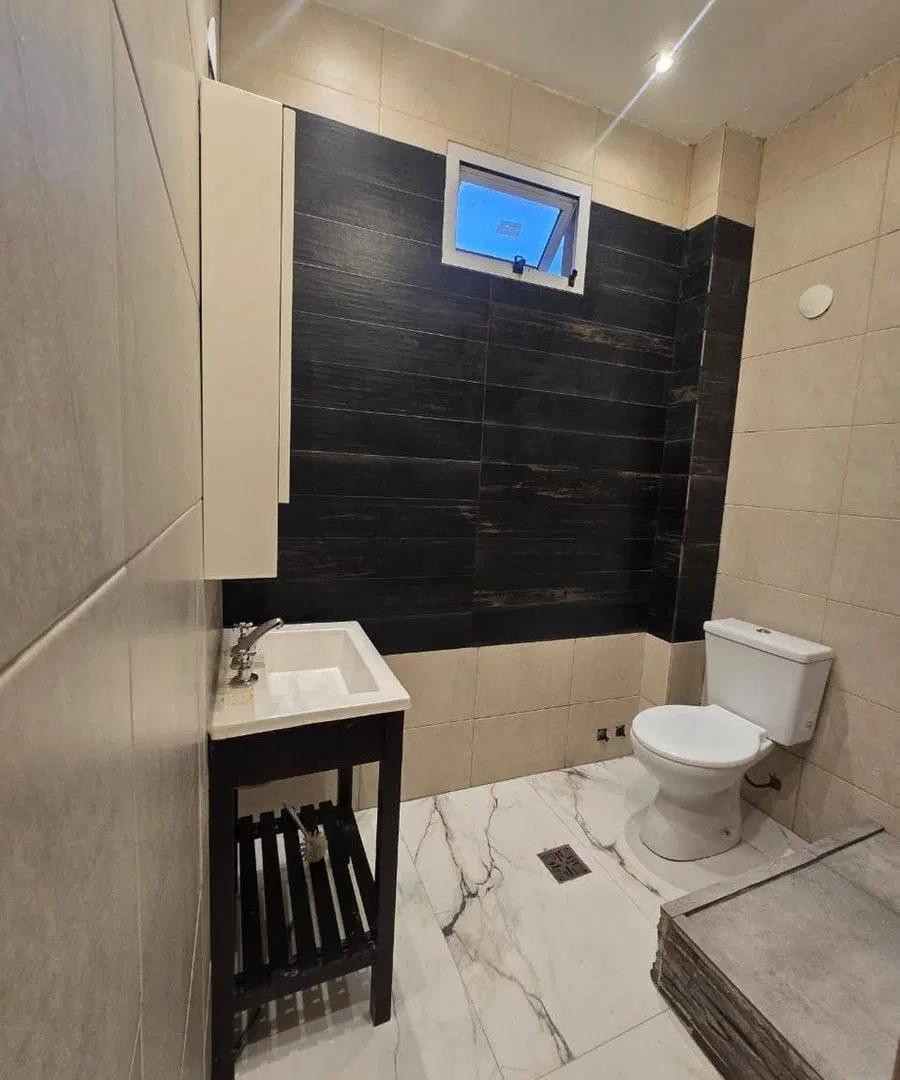 VENTA CASA CON DOS PH 2 PLANTAS VILLA GRAL MITRE 8