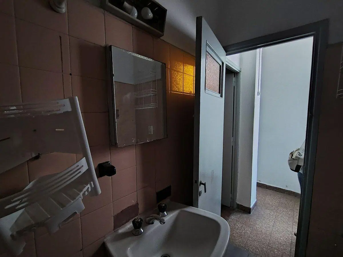 VENTA PH 2 AMBIENTES SIN EXPENSAS CIUDADELA 8