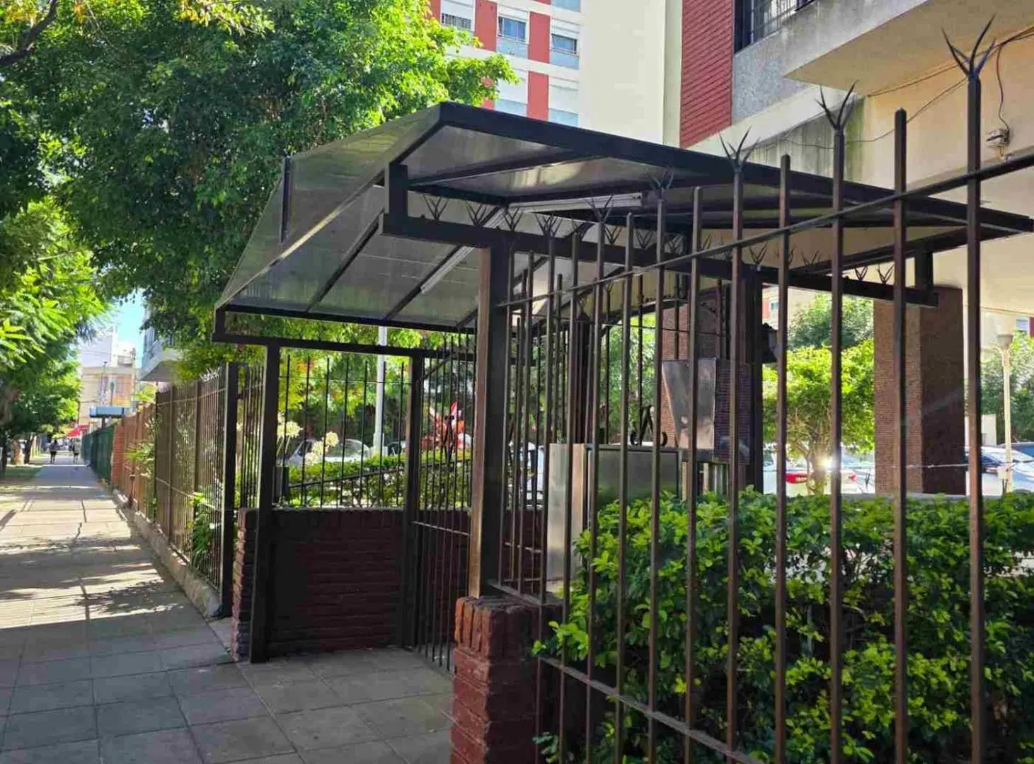 VENTA 4 AMB cochera lavadero balcón jardin Wilde 5