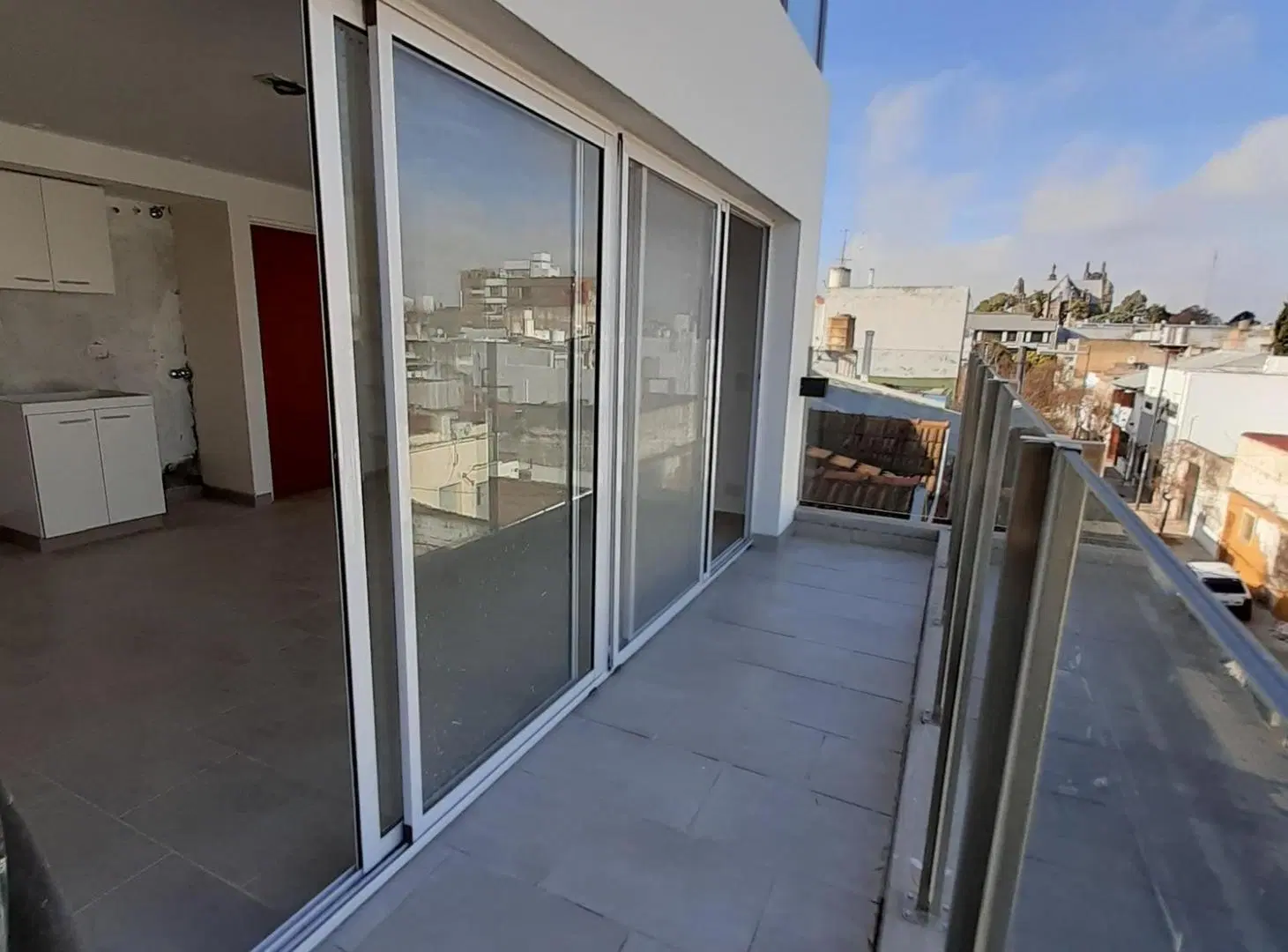 ALQUILER MONOAMBIENTE BALCON CORRIDO BARRACAS 4