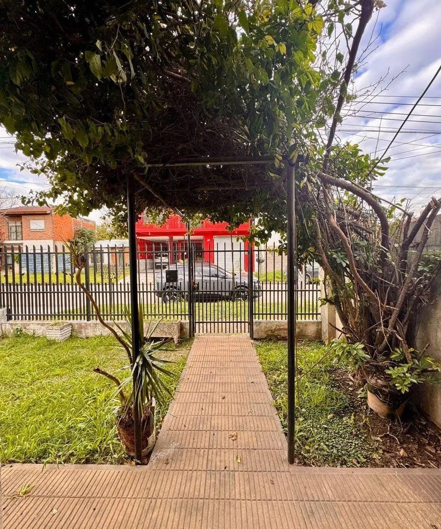 Venta Casa 4 Amb Coch Jardin caseros Hurlingham 1