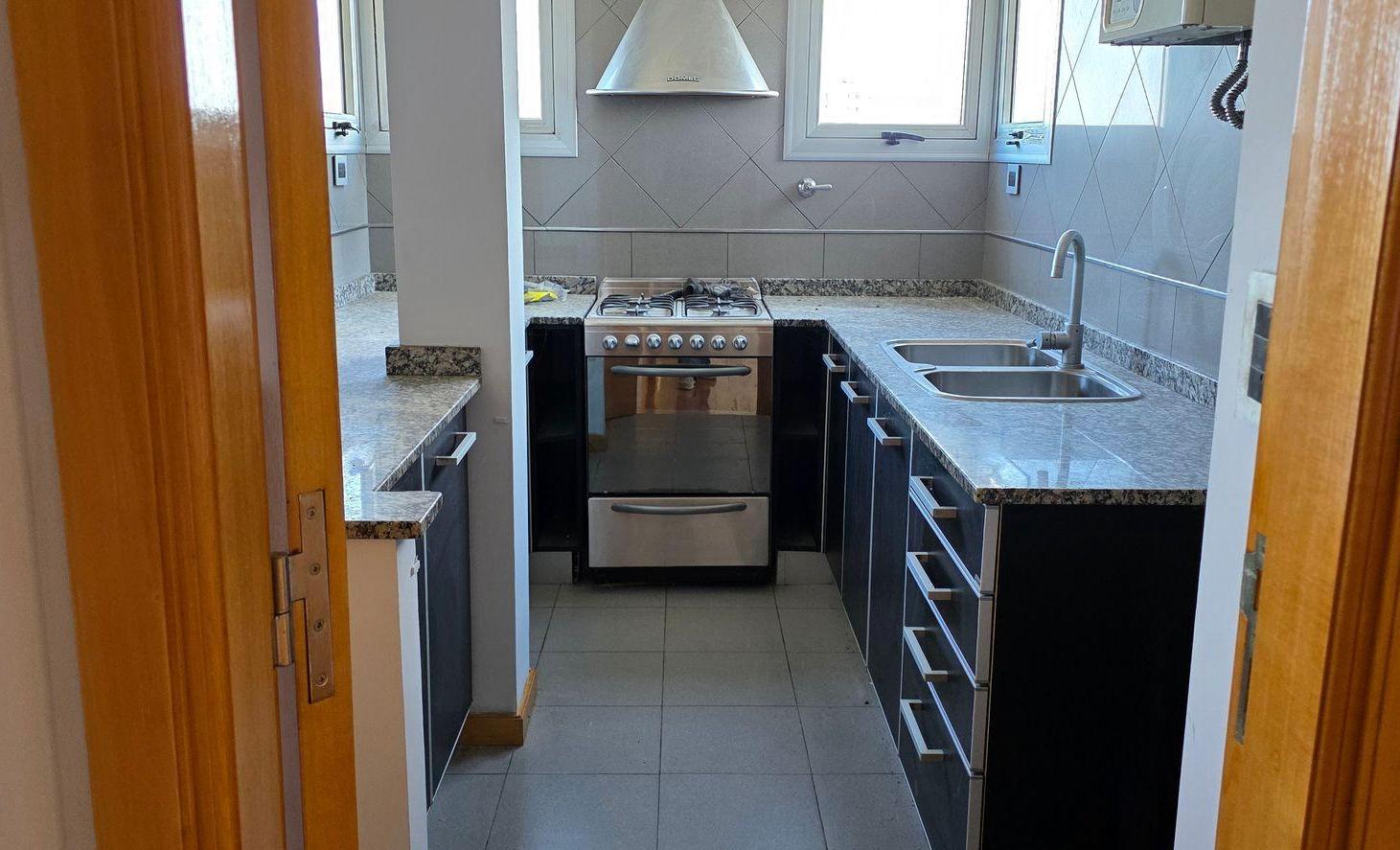 Foto de VENTA DEPTO 4 AMB COCH DOBLE APTO CREDITO QUILMES, imagen 1