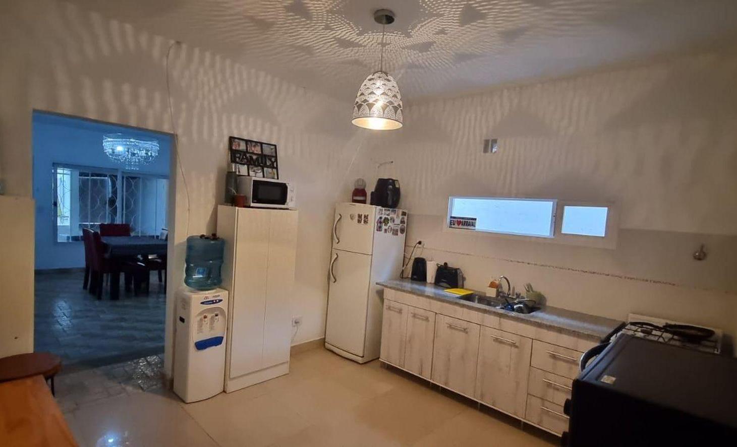 Foto de Venta casa 3 ambientes cochera, lavadero, y fondo, imagen 1