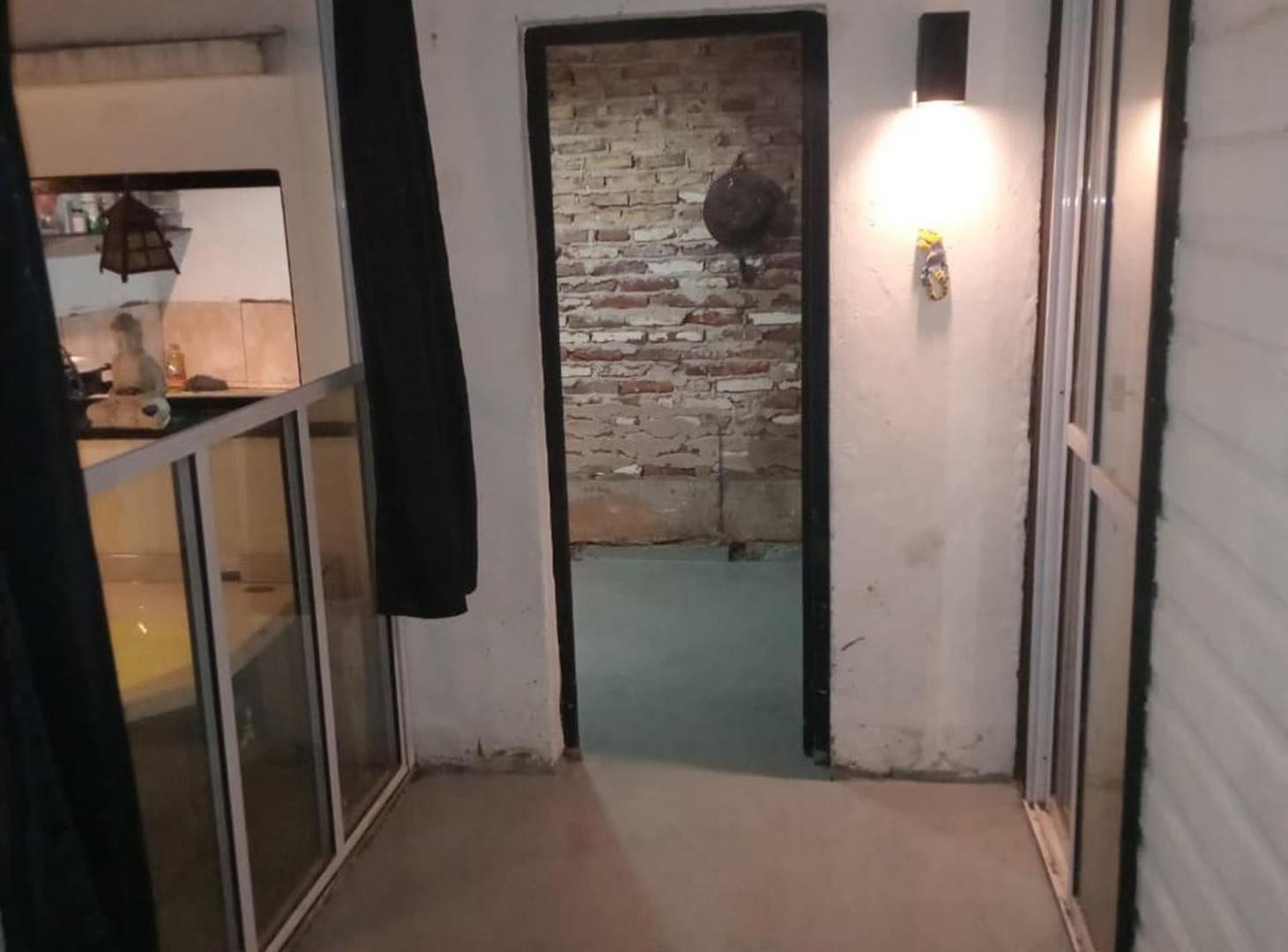 Foto de VENTA PH 2 AMBIENTES CON PATIO EN SARANDI, imagen 1