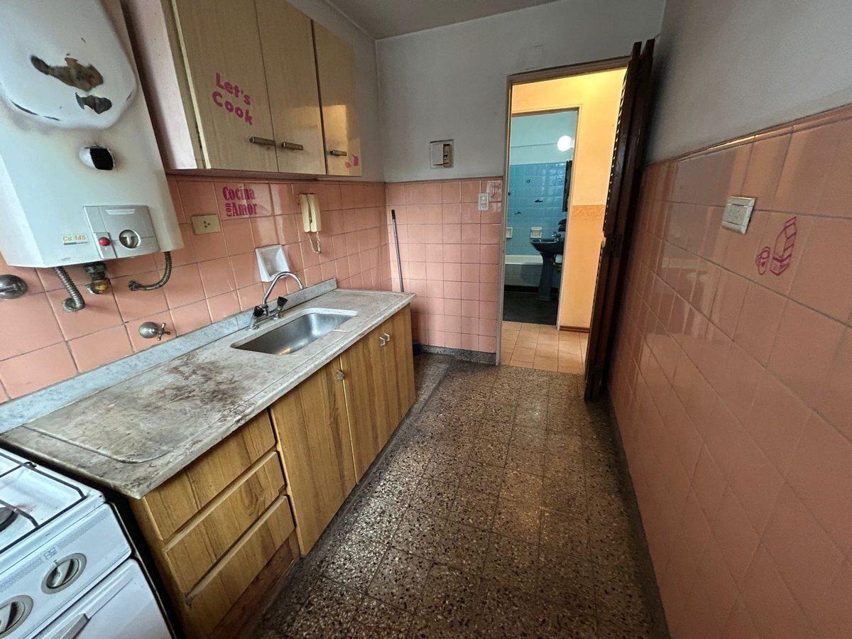 Foto de VENTA DEPARTAMENTO 3 AMB CON DOBLE BALCON EN BOEDO, imagen 3