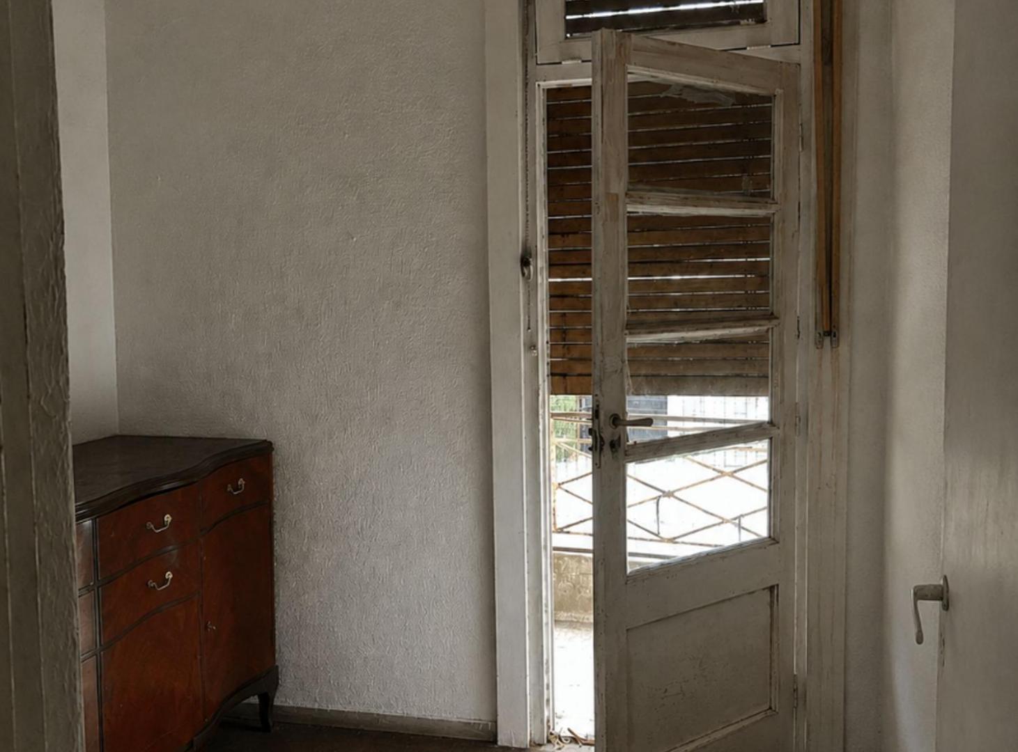 Foto de VENTA PH 4 AMB C/TERRAZA, A REFACCIONAR, BARRACAS, imagen 5