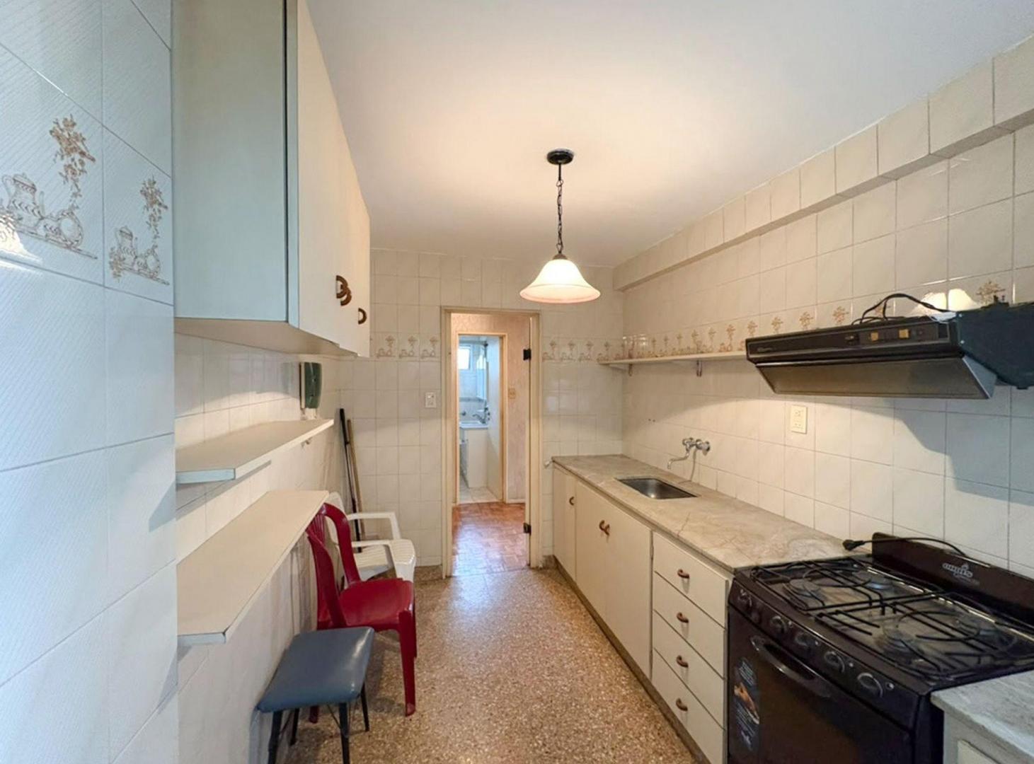Foto de Venta departamento de 3 ambientes c/ balcon BOEDO, imagen 2
