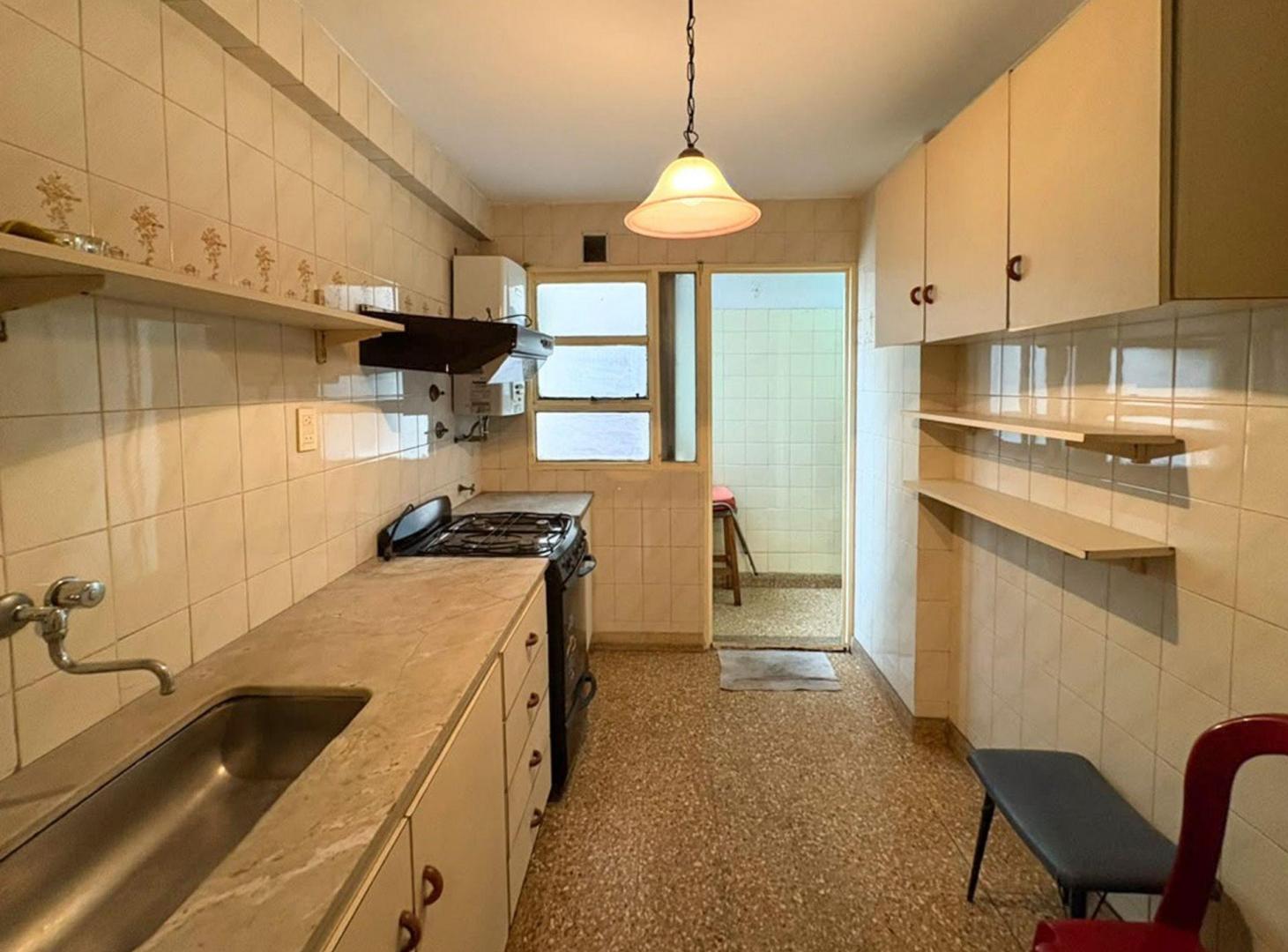 Foto de Venta departamento de 3 ambientes c/ balcon BOEDO, imagen 4