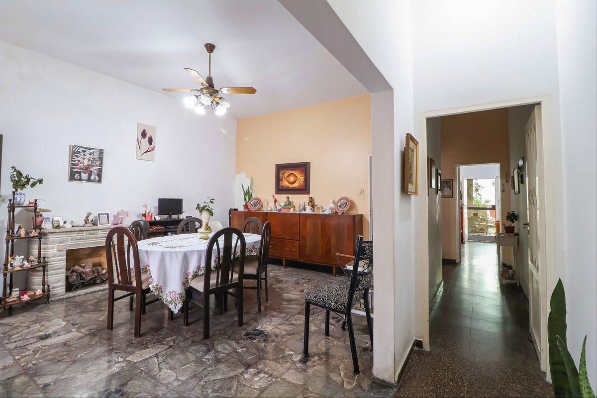 Foto de Venta casa 3 amb, terraza, patio, coch. Avellaneda, imagen 4
