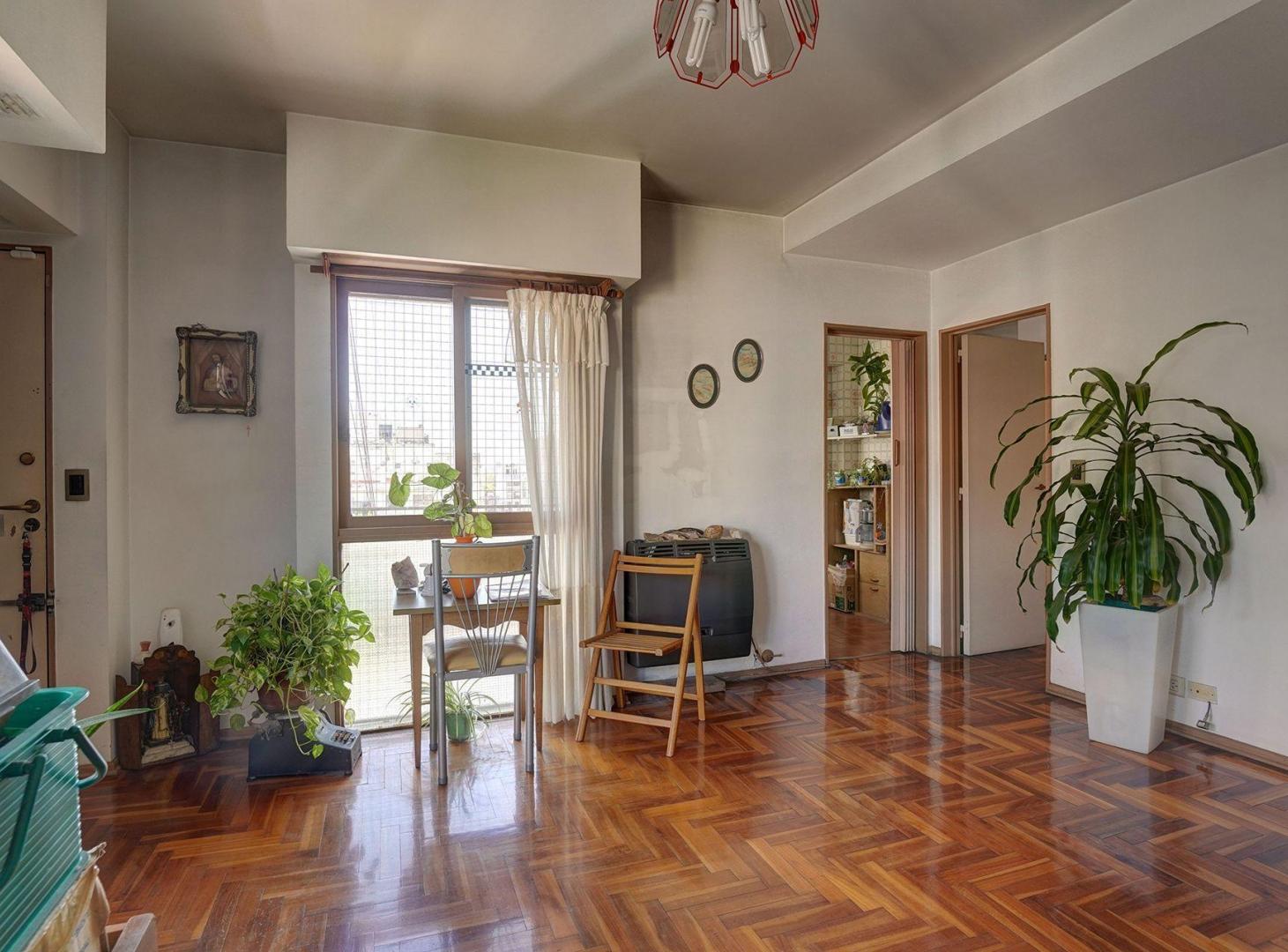 Foto de VENTA DTO SEMI PISO DE 4 AMB, LUMINOSO EN FLORES, imagen 1