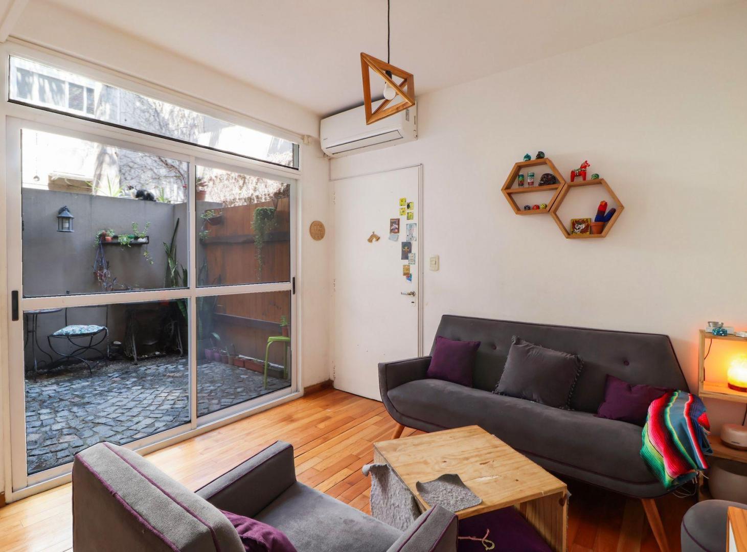 Foto de VENTA PH TRIPLEX 3 AMB PATIO Y TERRAZA - CABALLITO, imagen 1