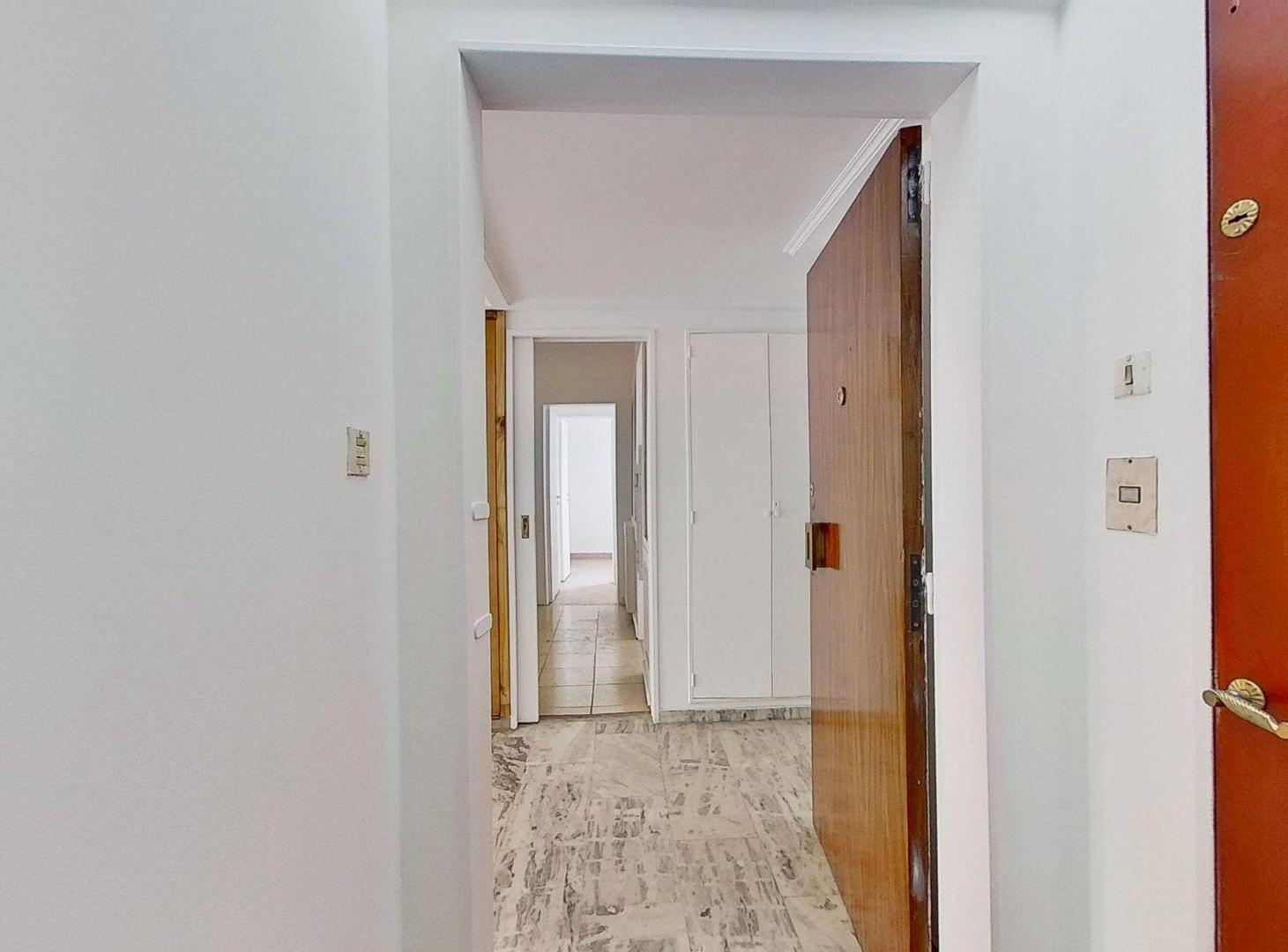 Foto de VENTA depto 4 AMB DEP C/ COCHERA baulera CABALLITO, imagen 3