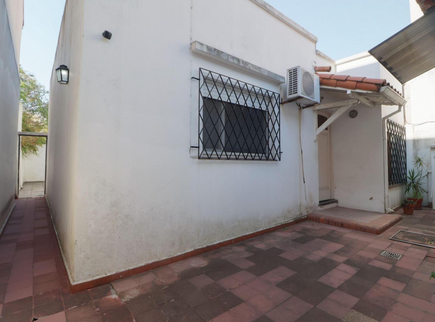 Foto de Venta 2 casas sobre mismo lote jardín V.Ballester, imagen 2