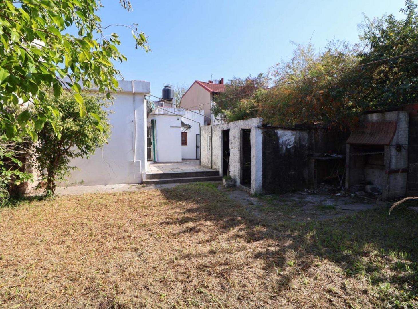 Foto de Venta 2 casas sobre mismo lote jardín V.Ballester, imagen 1