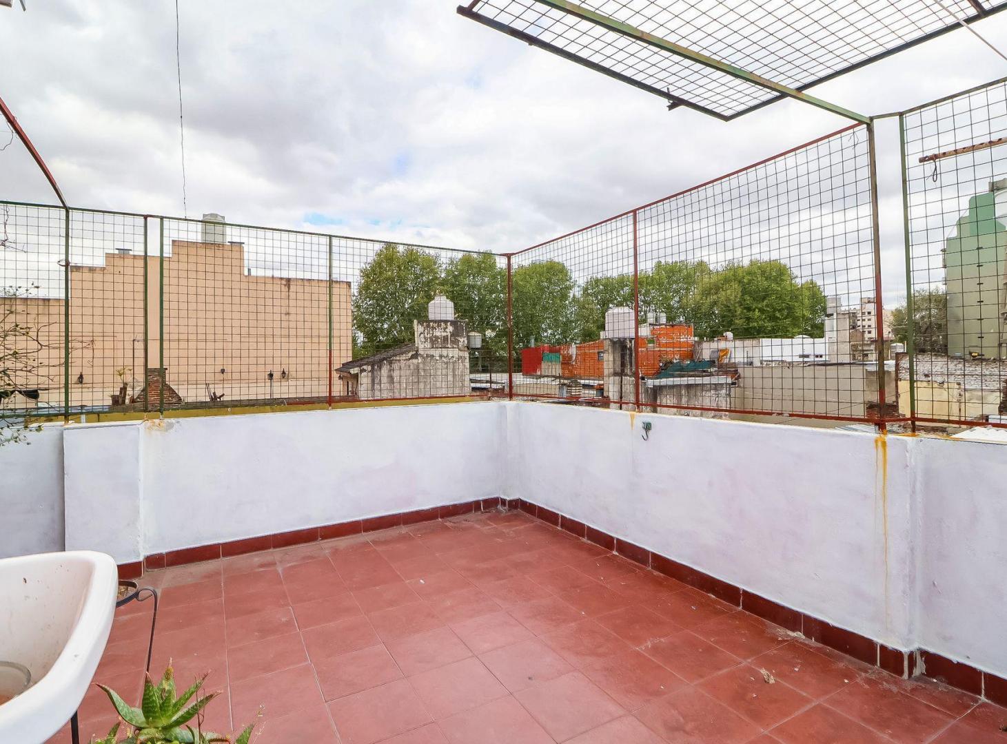 Foto de PH 4 ambientes con terraza y quincho en Boedo, imagen 4