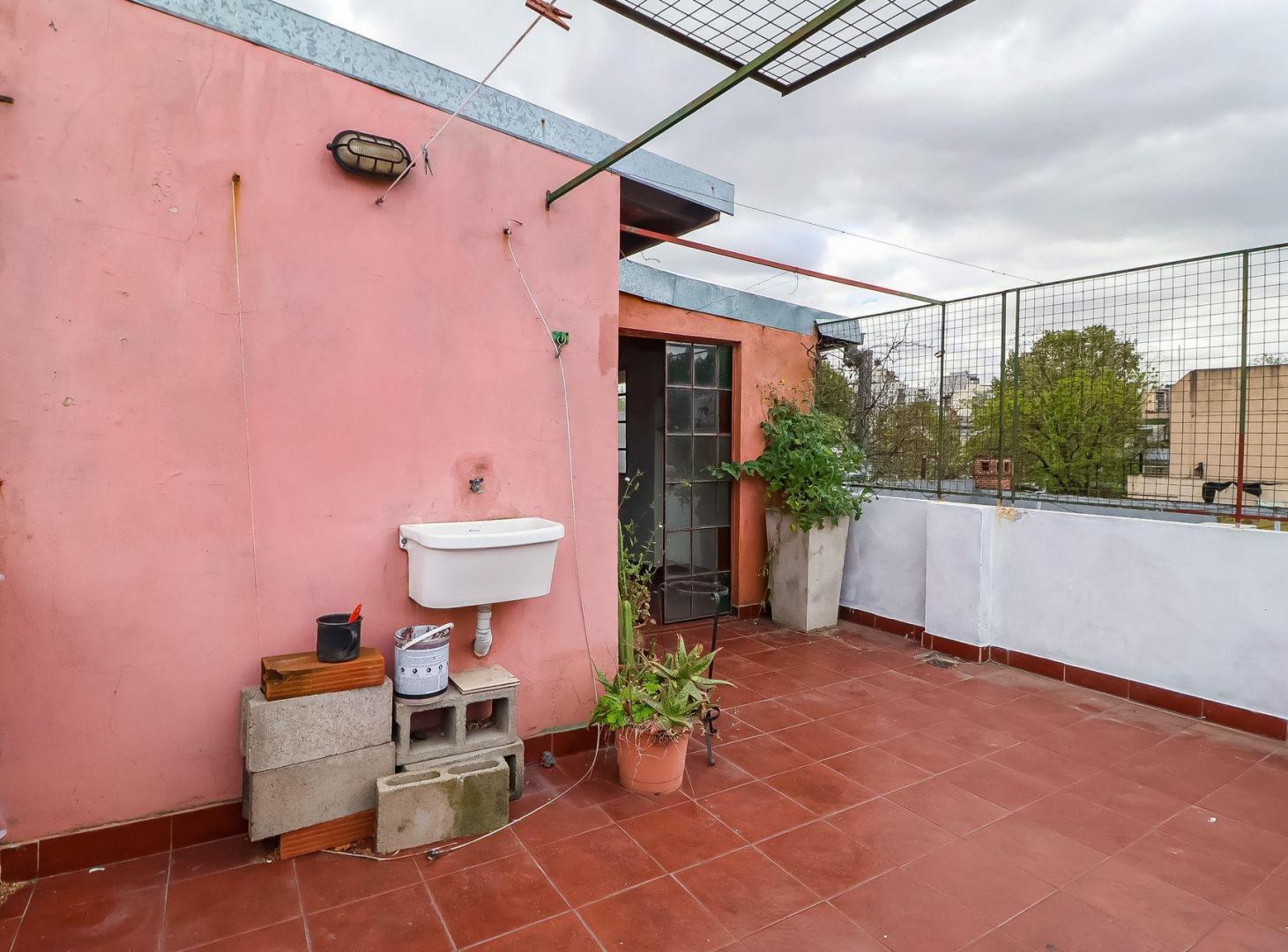 Foto de PH 4 ambientes con terraza y quincho en Boedo, imagen 2