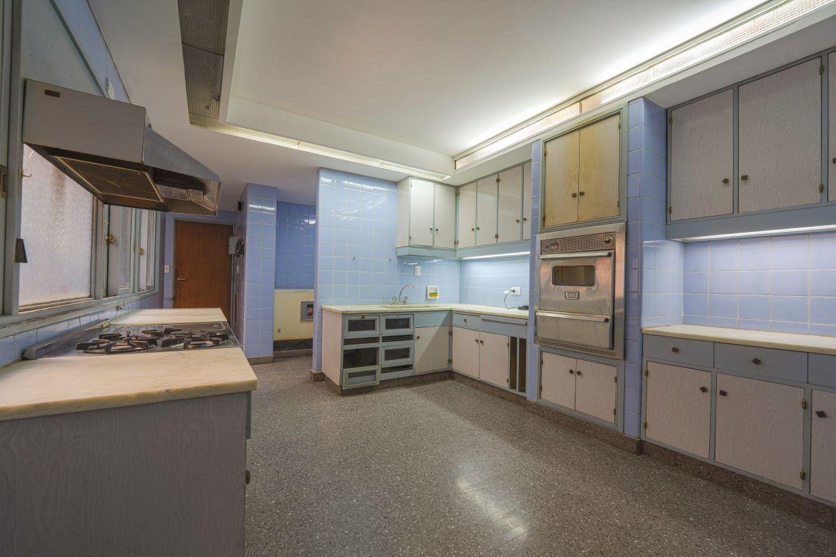 Foto de Departamento 6 Amb. 286 m² a Reciclar - Cochera y Baulera - Juncal 3000, imagen 2