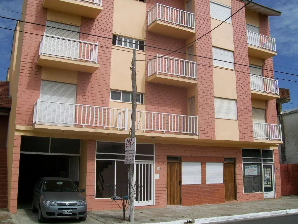 Cochera a 200 metros del mar 2