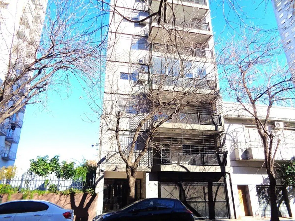 Departamento de tresambientes frente balcón 5