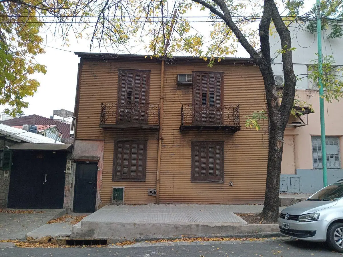 Casa/lote con 180 m² de terreno y 4 ambientes en venta en La Boca 5