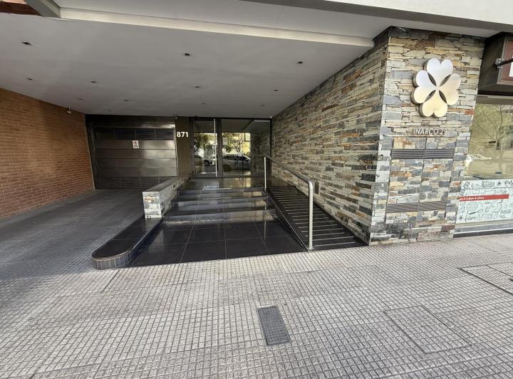VENDO EXCLUSIVO DEPTO - CATEGORIA INARCO - FRENTE - 3 DORM - TERRAZA - COCHERA 5