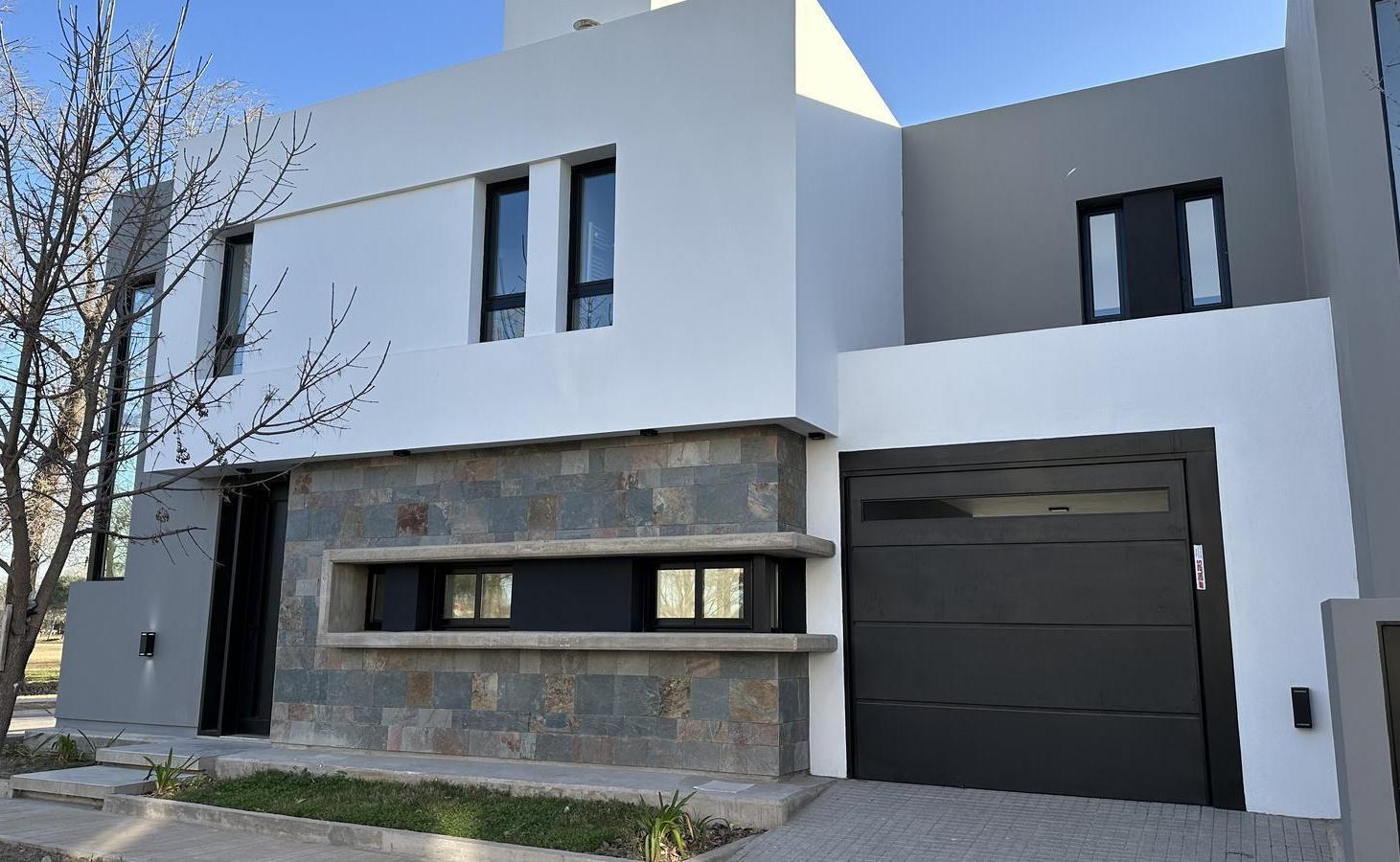Duplex de categoria en Greenville 2