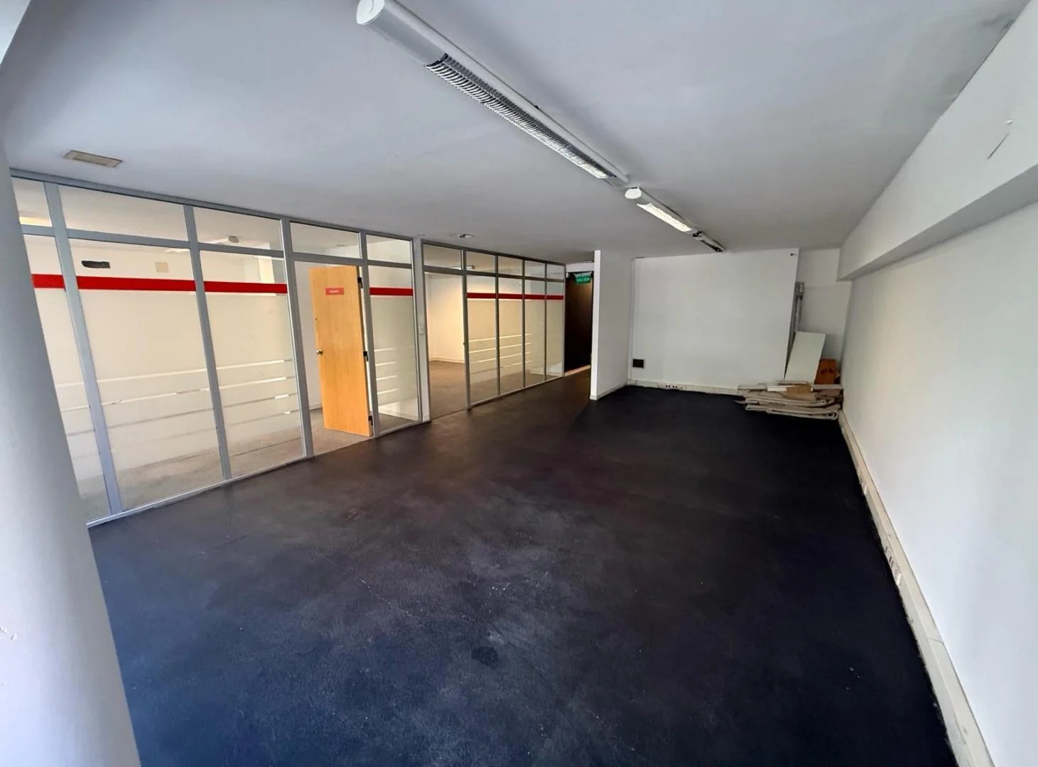 ALQUILO PISO DE OFICINA EN NUEVA CORDOBA, A METROS DEL BUEN PASTOR.
