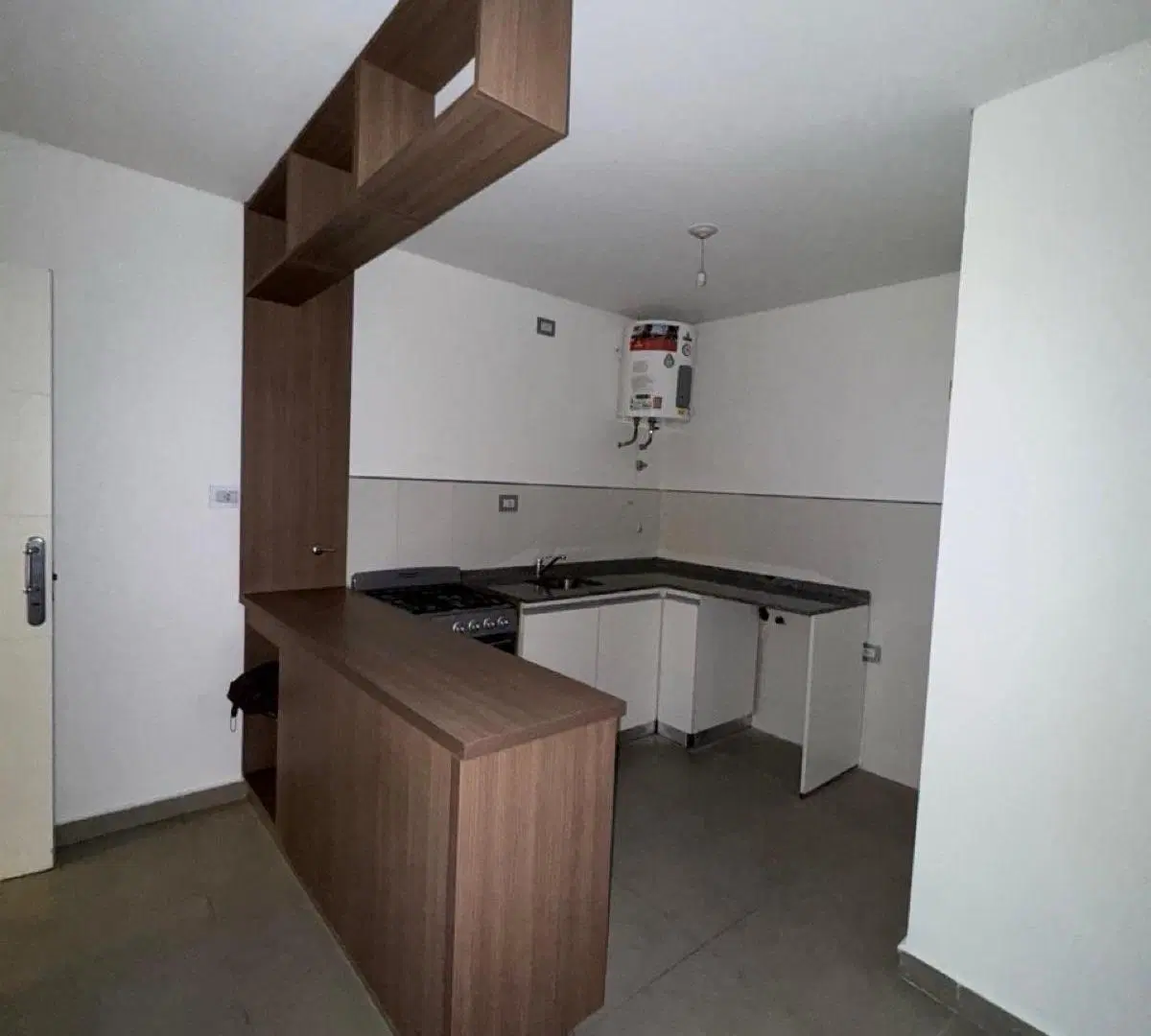 ALQUILO DEPARTAMENTO DE 1 DORMITORIO CON PATIO FRENTE A PARQUE DE LAS TEJAS, CIUDAD UNIVERSITARIA. 3