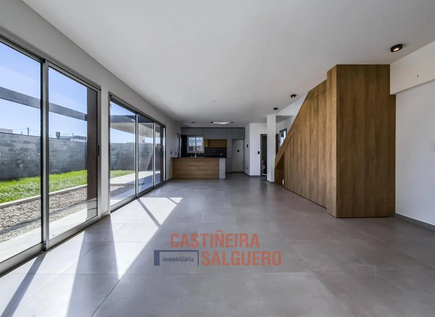 VENTA CASA ESQUINA A ESTRENAR - TRES DORMITORIOS - FONDO NORTE - RINCONES DE MANANTIALES 3